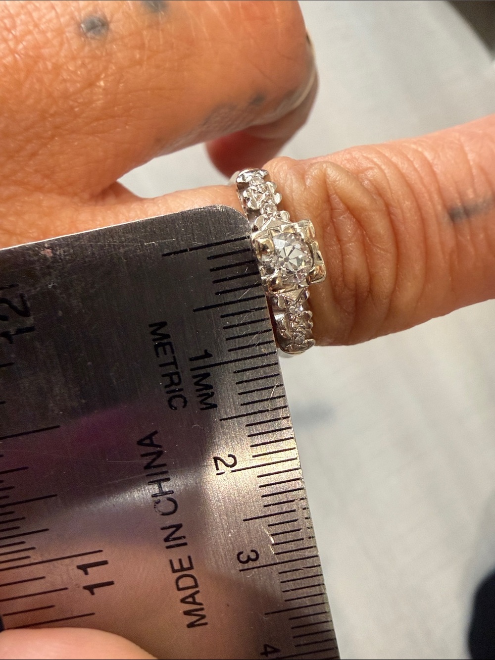 ✨Elegant 14k gold Women's Diamond Ring✨ - Picture 5 of 6